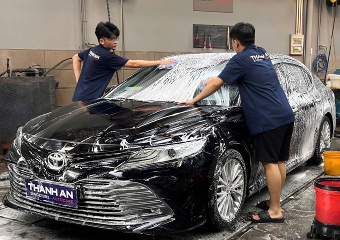 Dịch vụ rửa xe ô tô cao cấp kết hợp vệ sinh nội thất